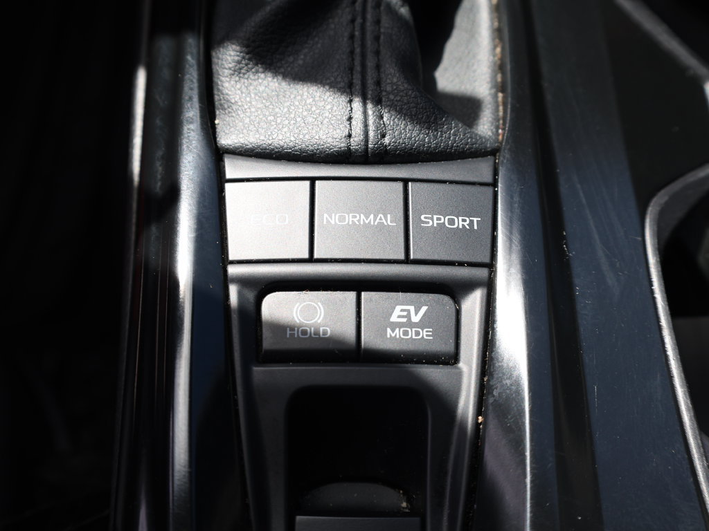 Used 2025 Toyota Camry SE w/ Convenience Package FWD image 24