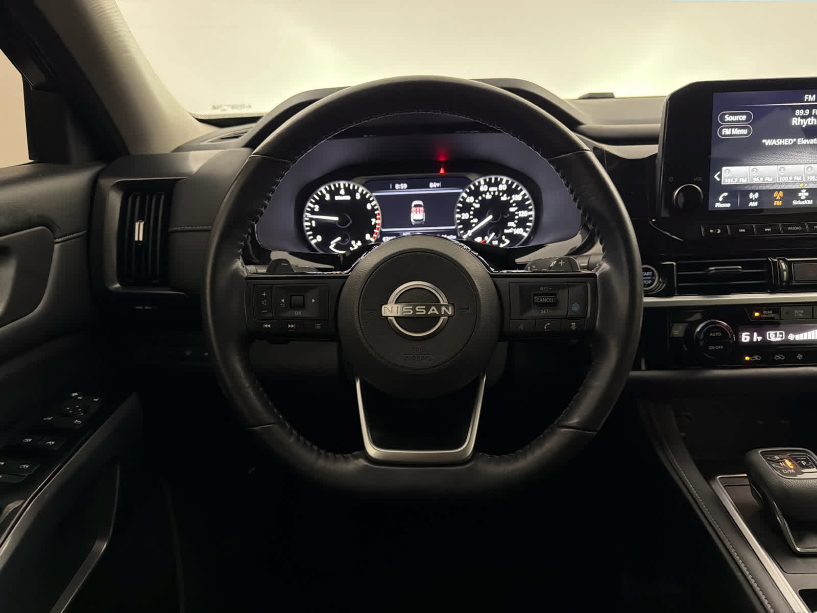 Used 2022 Nissan Pathfinder SL AWD/4WD image 18