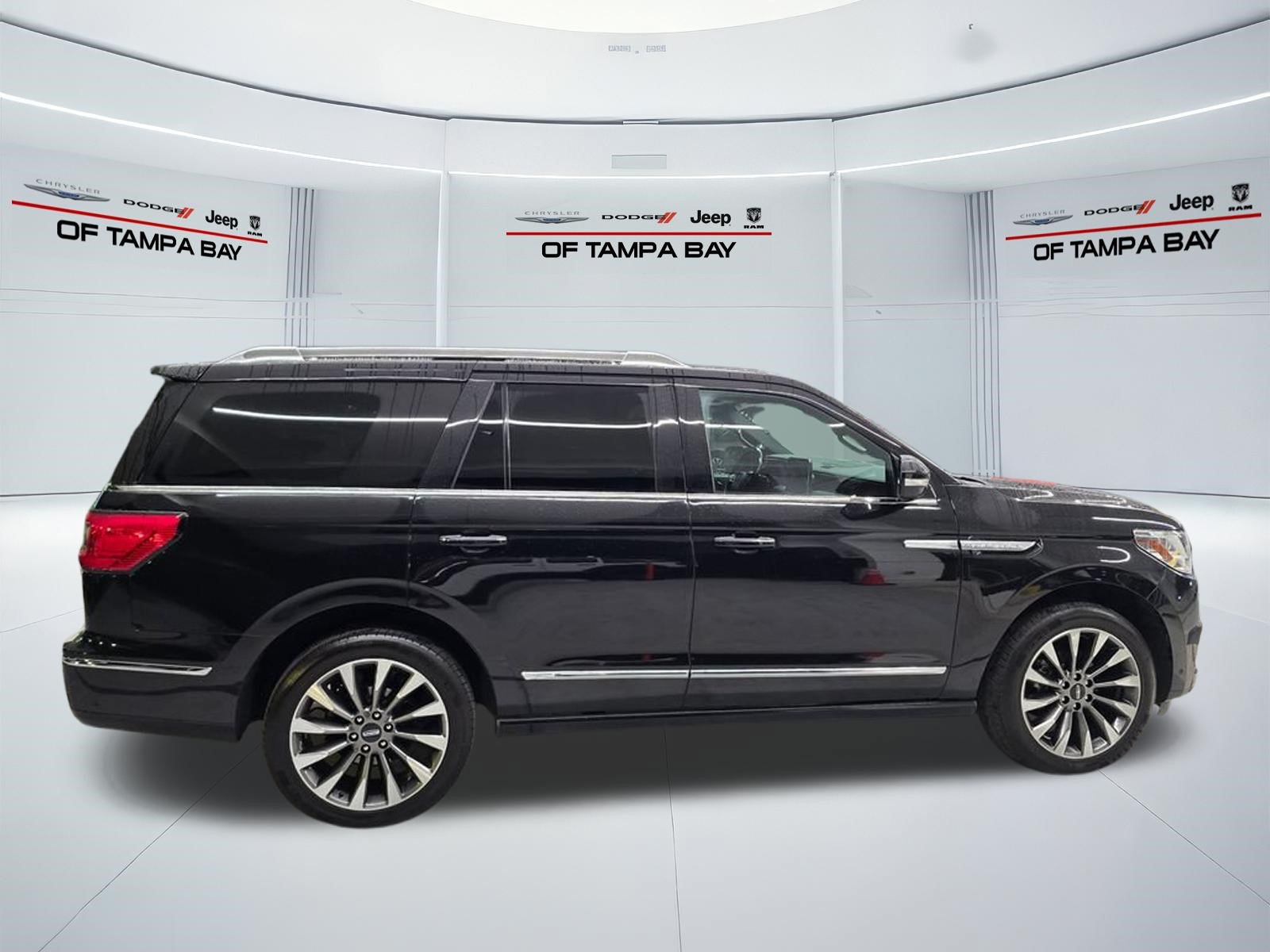 Used 2021 Lincoln Navigator Reserve AWD/4WD image 7