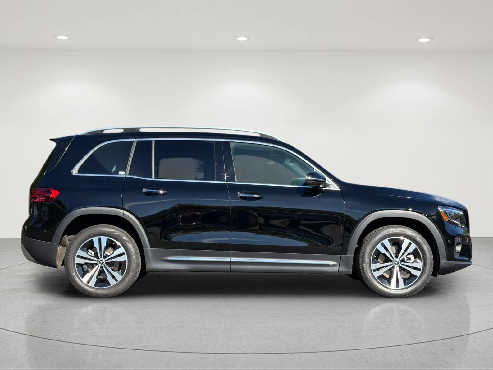 Used 2026 Mercedes-Benz GLB 250 image 6
