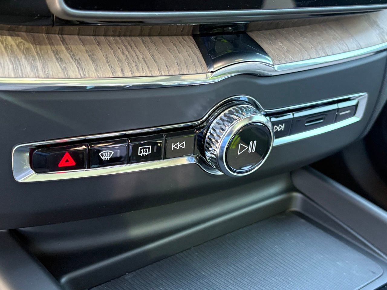 New 2026 Volvo XC60 B5 Plus w/ Protection Package Premier image 16