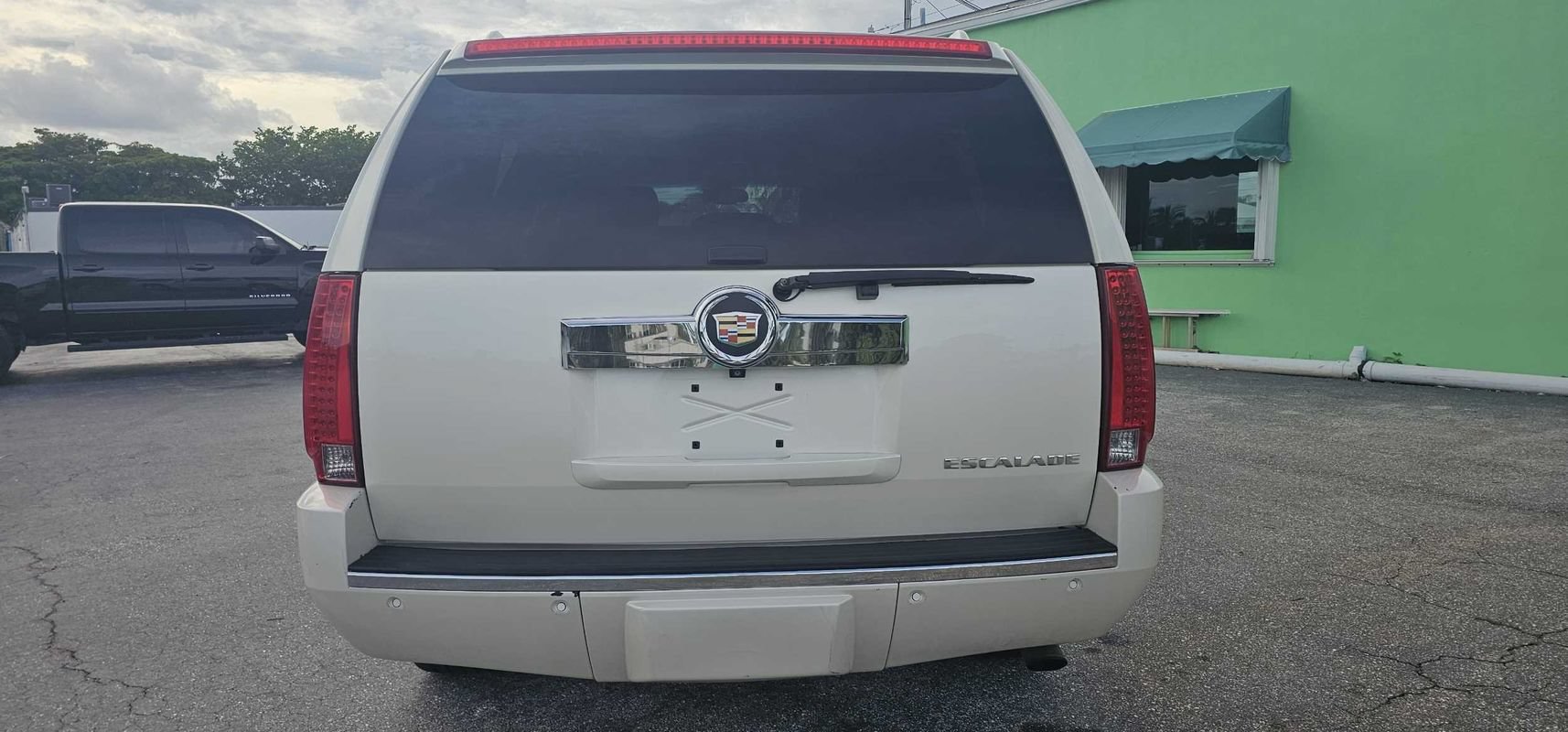 Used 2013 Cadillac Escalade ESV Luxury AWD/4WD image 4