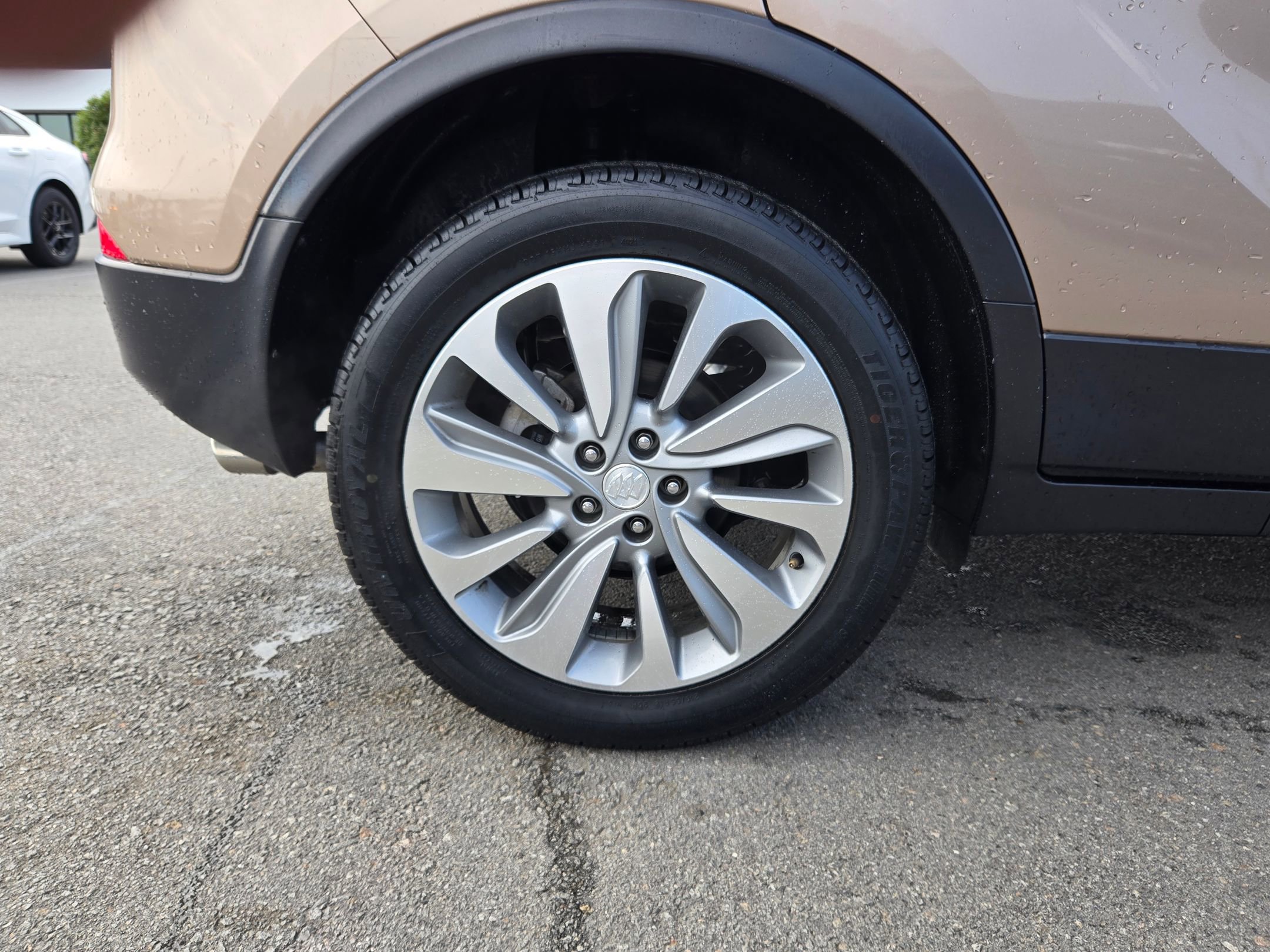 Used 2018 Buick Encore Preferred image 17