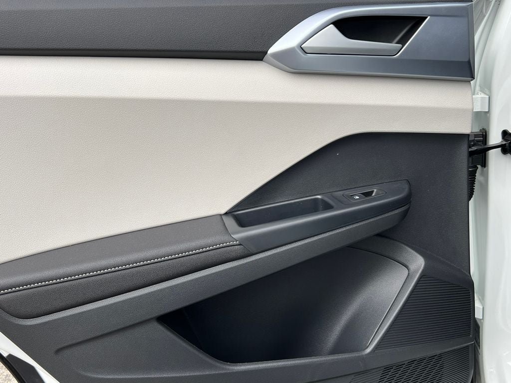 New 2026 Volkswagen Taos SE AWD/4WD image 36