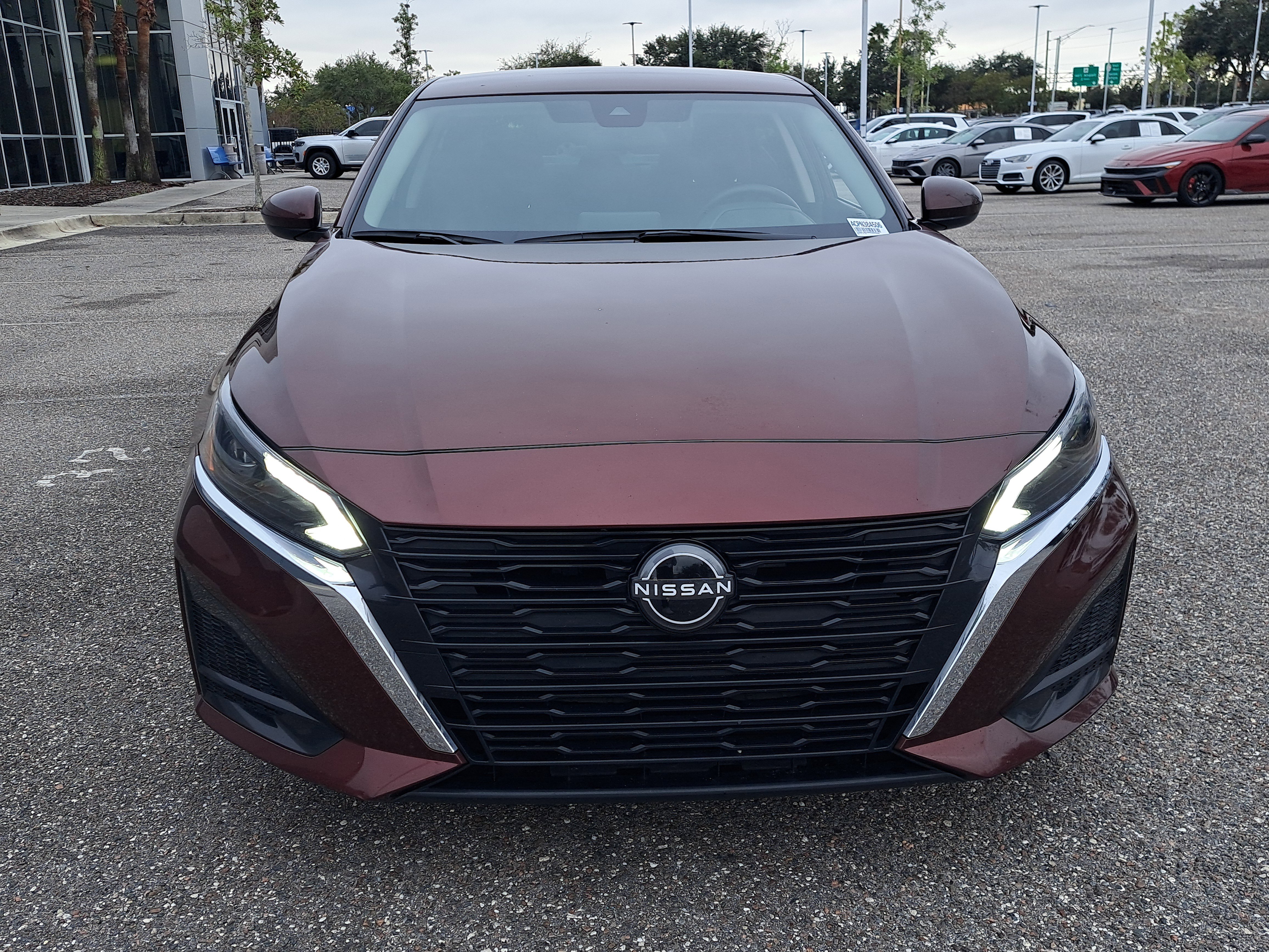 Used 2023 Nissan Altima 2.5 SV image 2