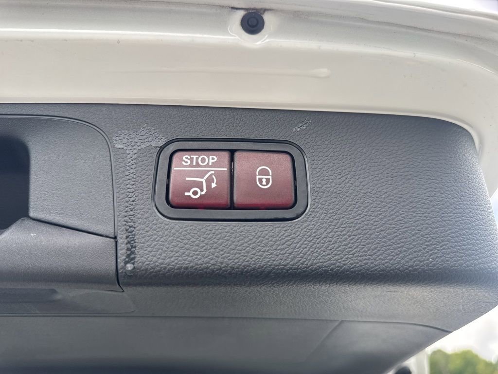 Used 2021 Mercedes-Benz GLC 300 4MATIC image 27