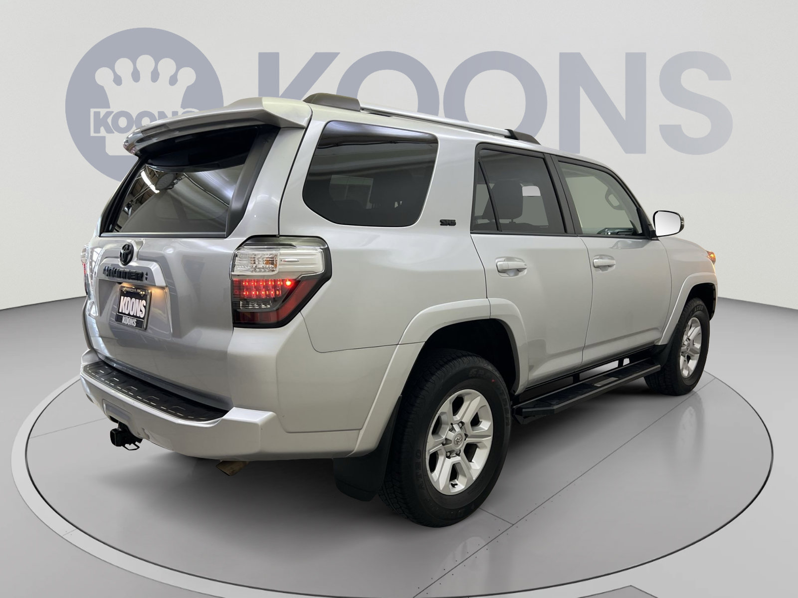 Used 2022 Toyota 4Runner SR5 Premium w/ Moonroof Package AWD/4WD image 8