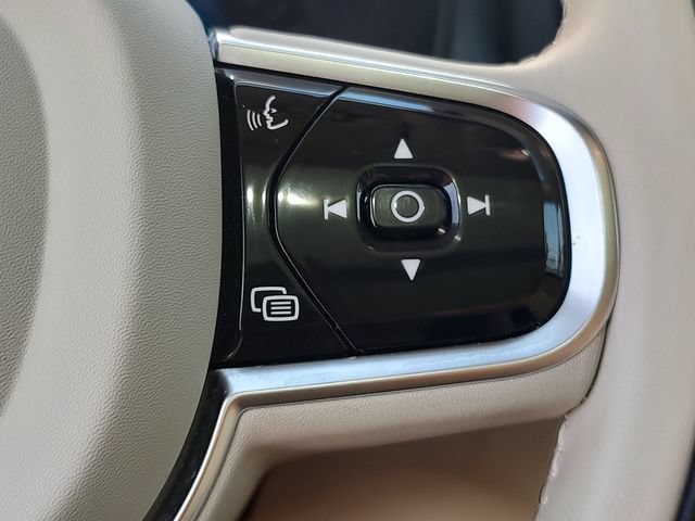 Used 2023 Volvo XC60 B5 Plus w/ Protection Package FWD image 17
