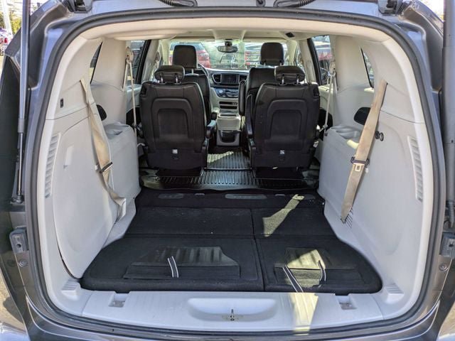 Used 2020 Chrysler Pacifica Touring-L w/ Tire & Wheel Group image 13
