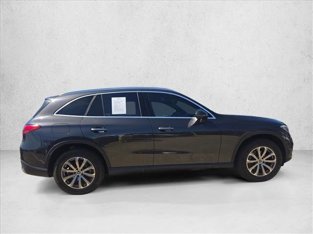 Used 2024 Mercedes-Benz GLC 300 4MATIC image 4