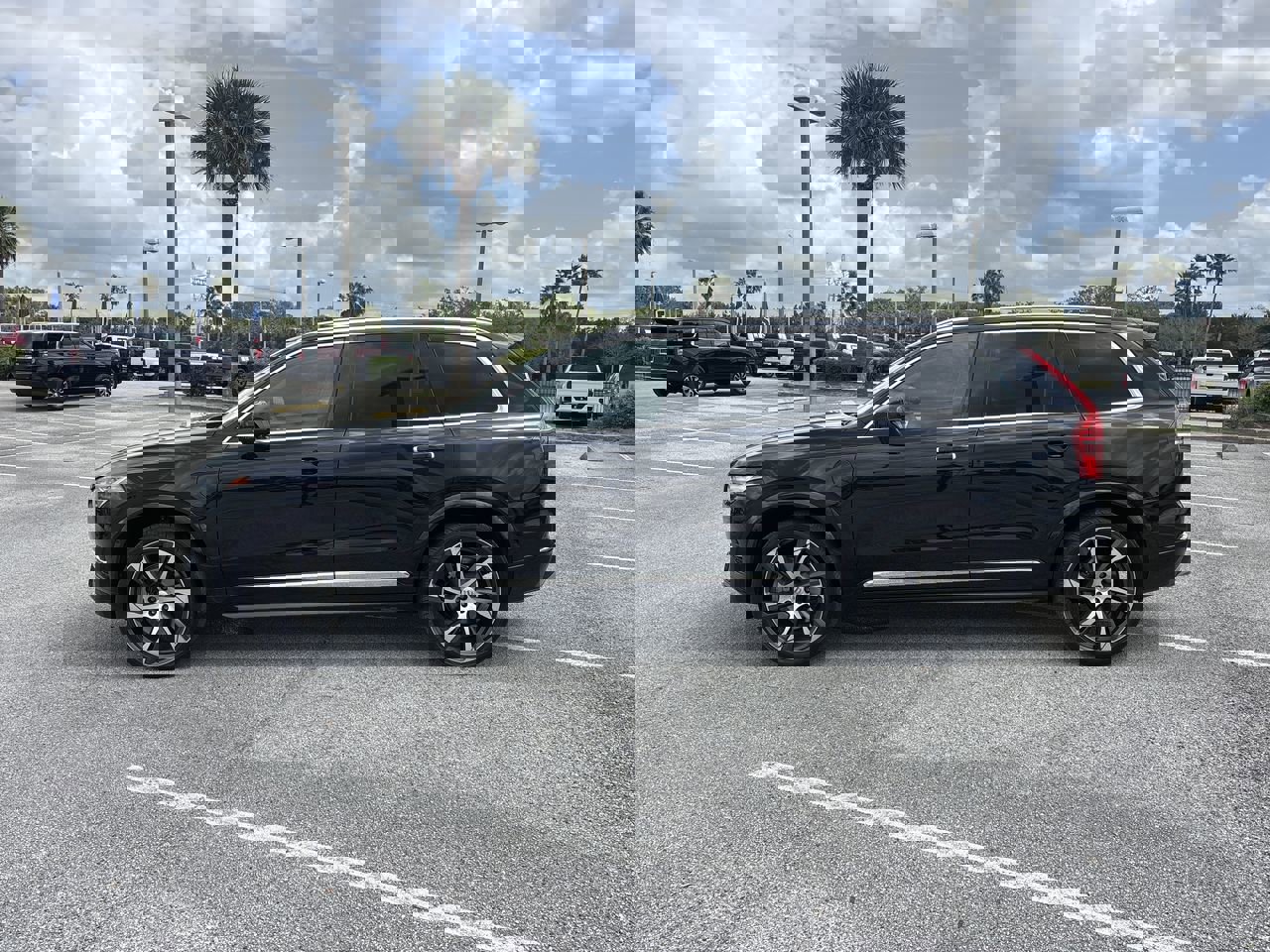 Used 2017 Volvo XC90 T8 Inscription w/ Vision Package image 5