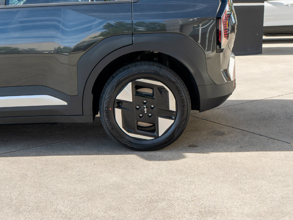 New 2027 Kia EV3 Wind FWD image 30