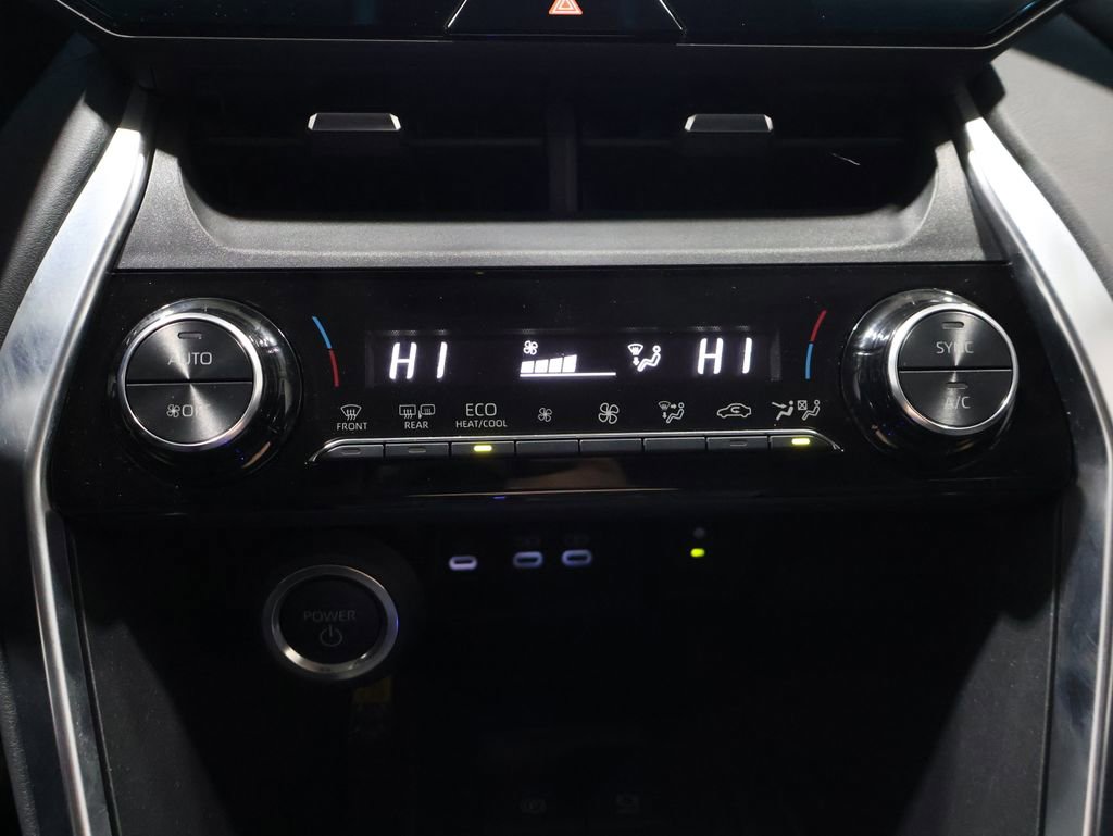 Used 2024 Toyota Venza LE image 29