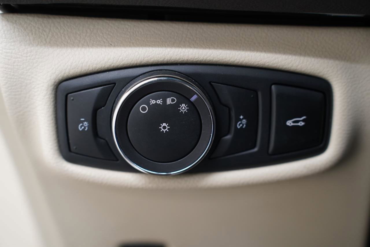 Used 2013 Lincoln MKZ FWD image 22