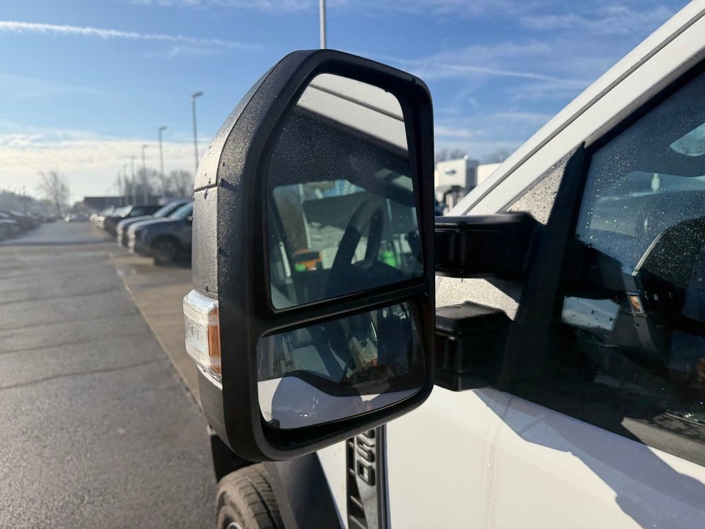 New 2026 Ford F550 4x4 Supercab Super Duty image 15