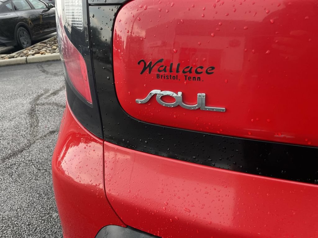 Used 2015 Kia Soul + FWD image 6