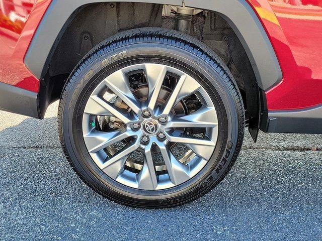 Used 2023 Toyota RAV4 Limited FWD image 5