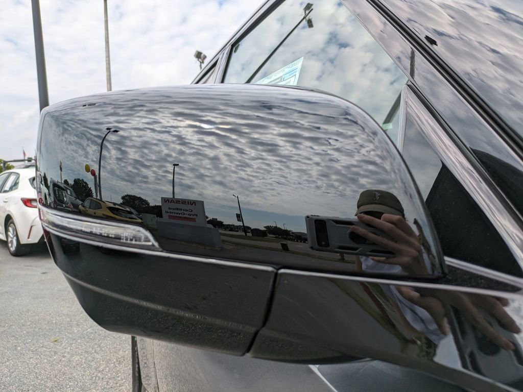 New 2025 Nissan Armada SL w/ Captain's Chari Seat Package image 12