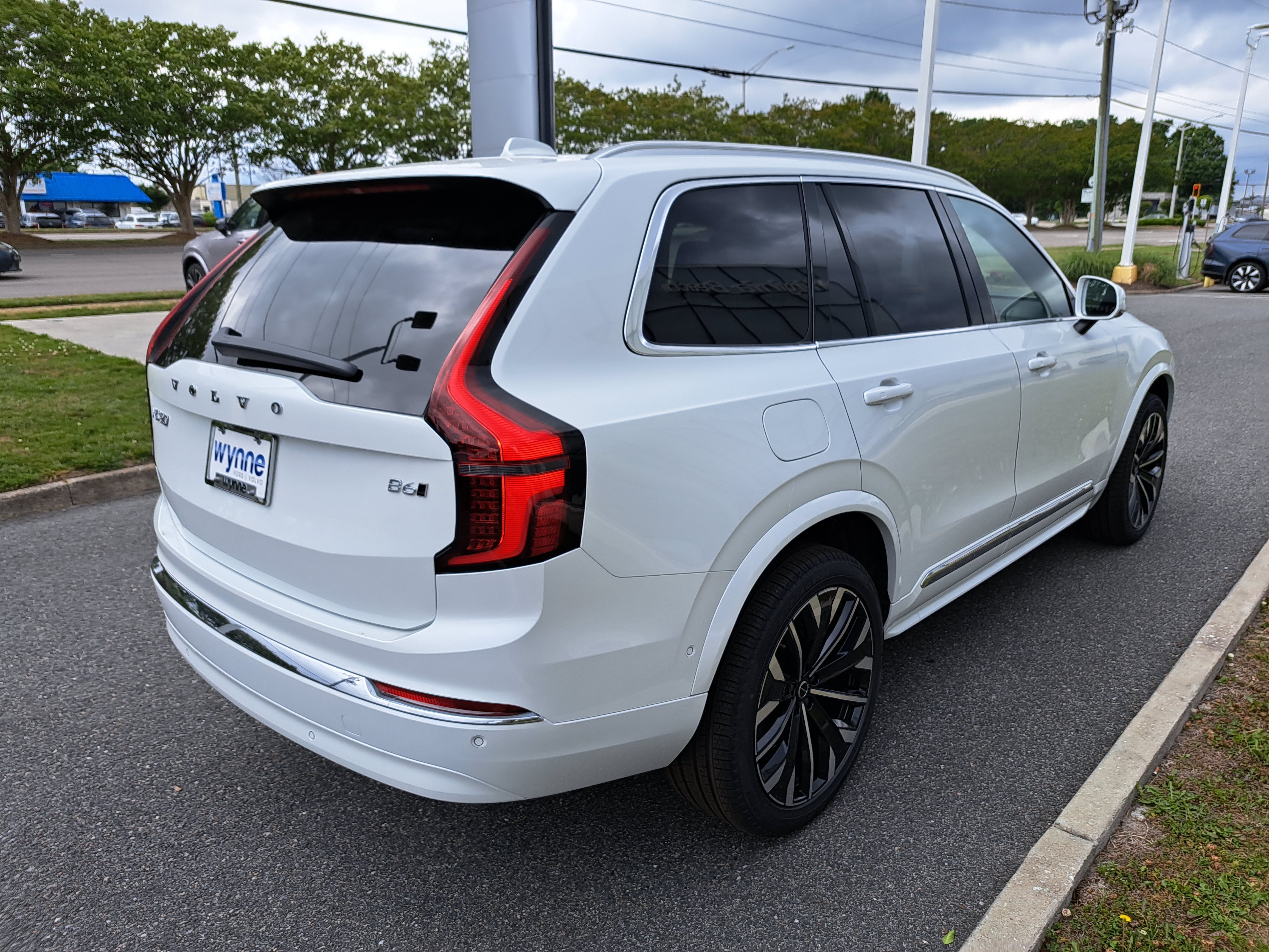 New 2026 Volvo XC90 B6 Plus AWD/4WD image 3