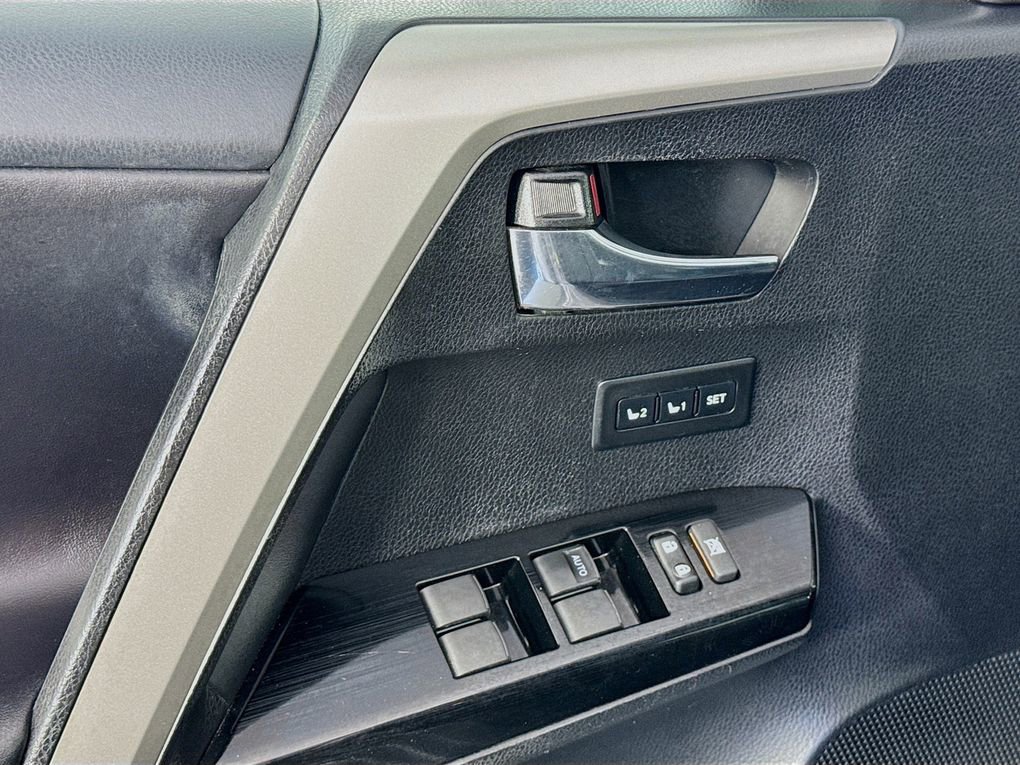 Used 2018 Toyota RAV4 Limited w/ All Weather Liner Package image 19