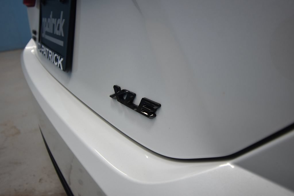 Used 2025 Toyota Camry XLE AWD/4WD image 38