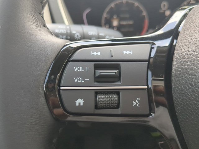 New 2025 Honda Pilot Touring image 24