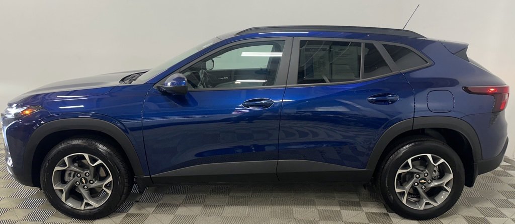 Used 2024 Chevrolet Trax LT w/ Driver Confidence Package image 6