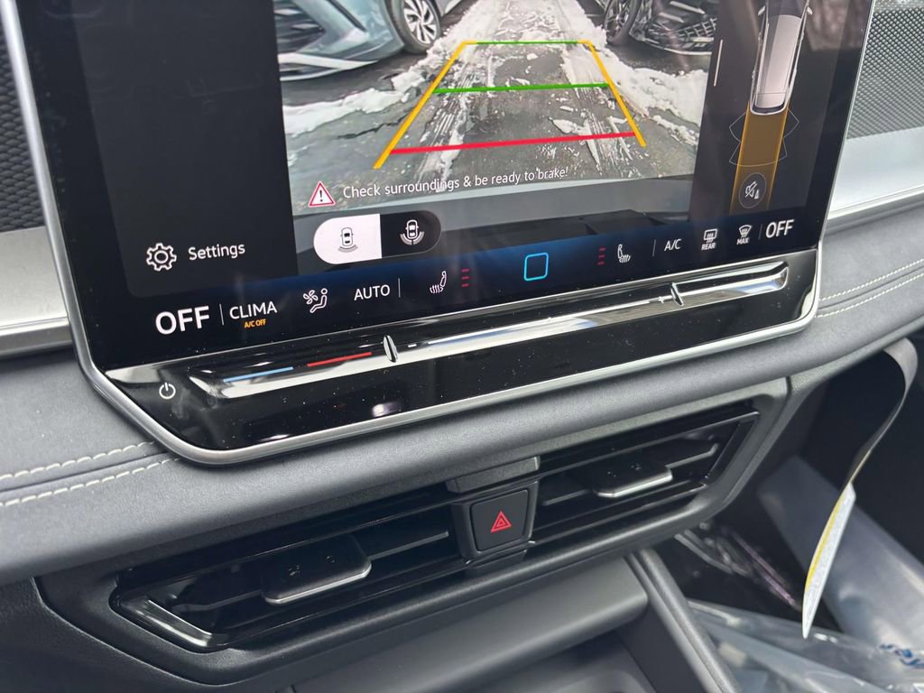 New 2026 Volkswagen Tiguan SE image 16