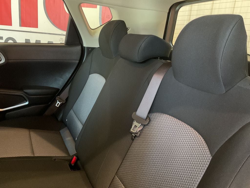Used 2025 Kia Soul LX FWD image 28
