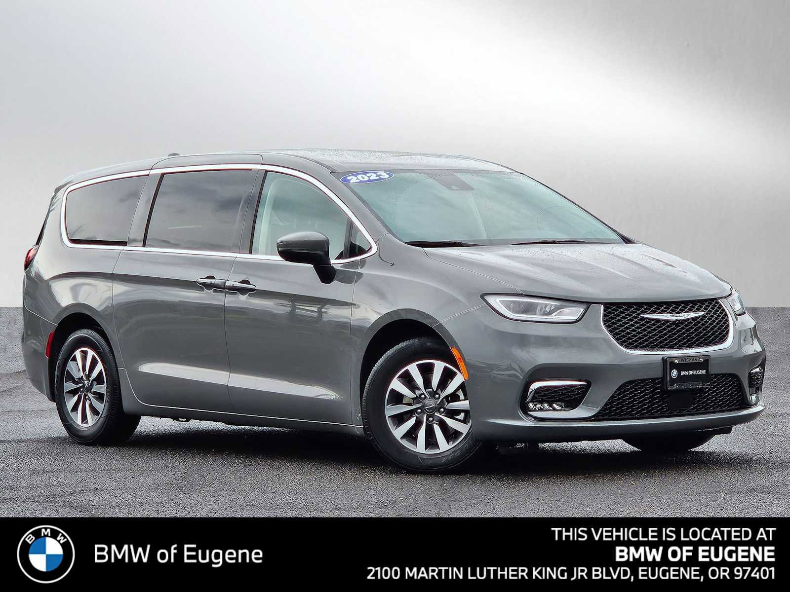 Used 2023 Chrysler Pacifica Touring-L