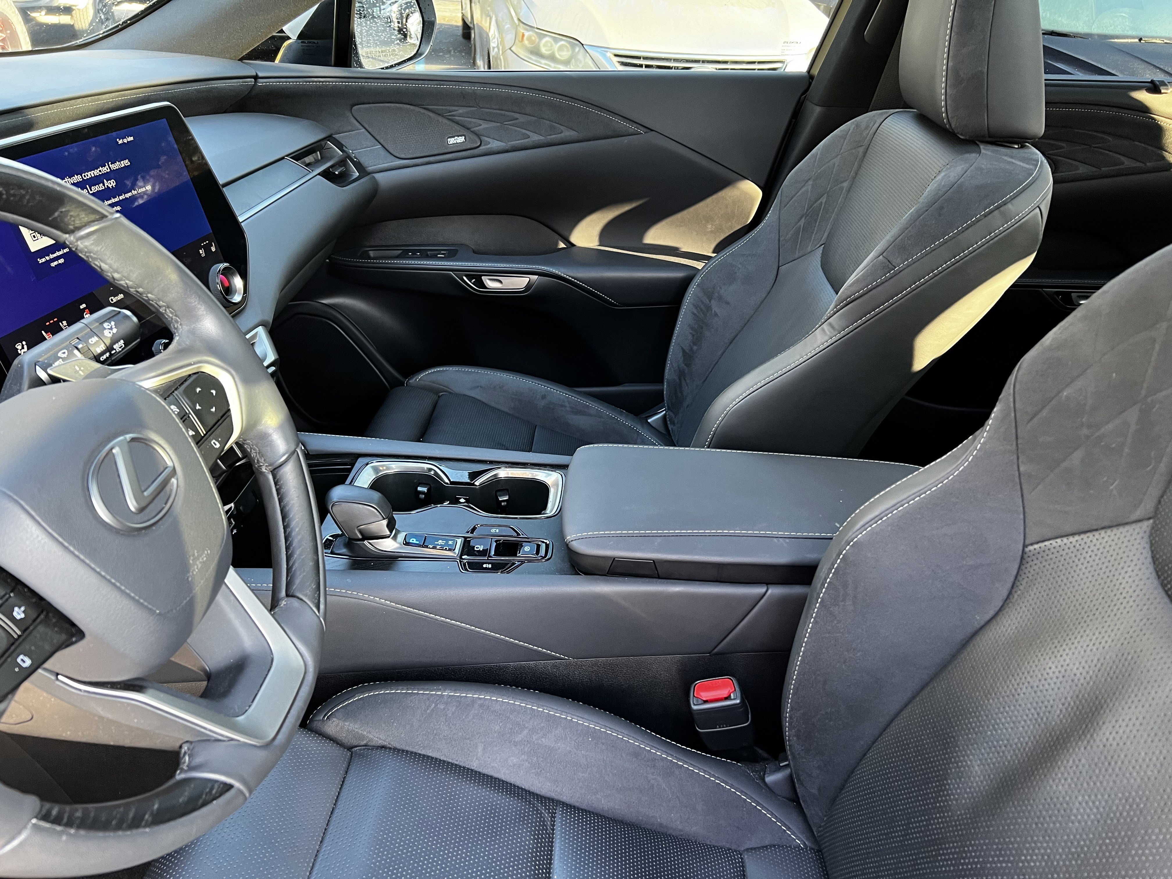 Used 2024 Lexus RX 350 FWD image 34