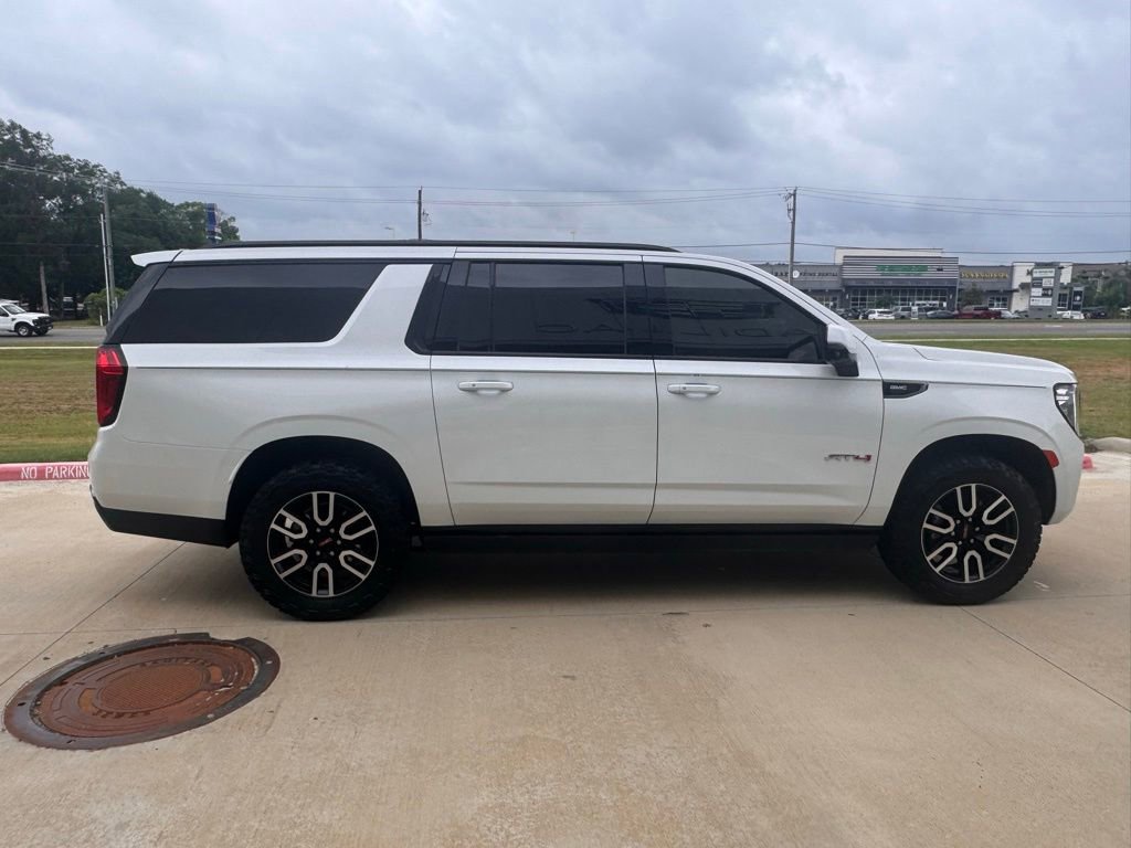 Used 2024 GMC Yukon XL AT4 w/ AT4 Premium Plus Package AWD/4WD image 6