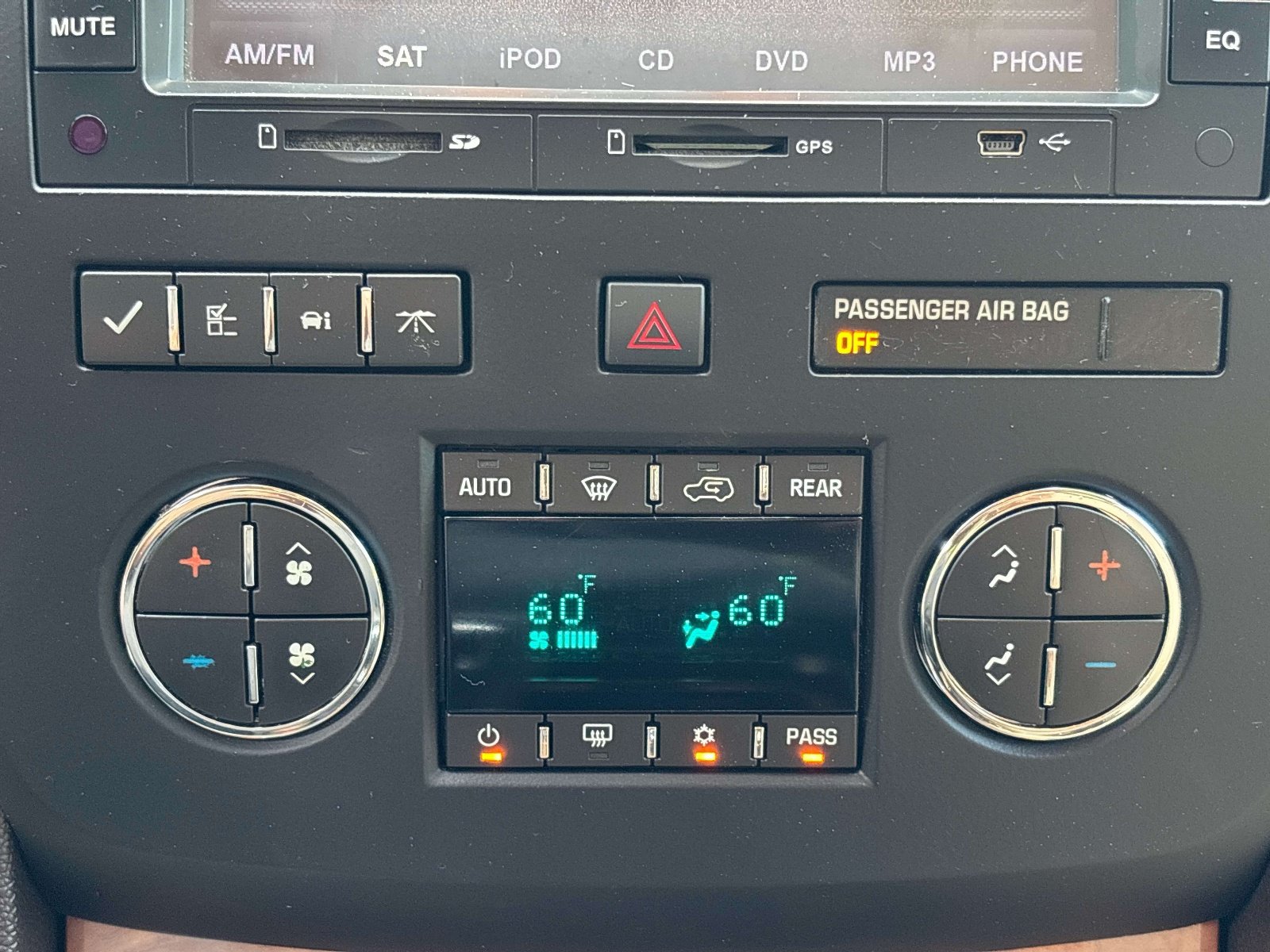 Used 2011 Buick Enclave CXL FWD image 22