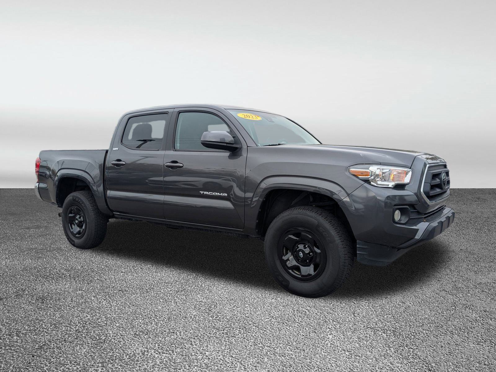 Used 2023 Toyota Tacoma image 2