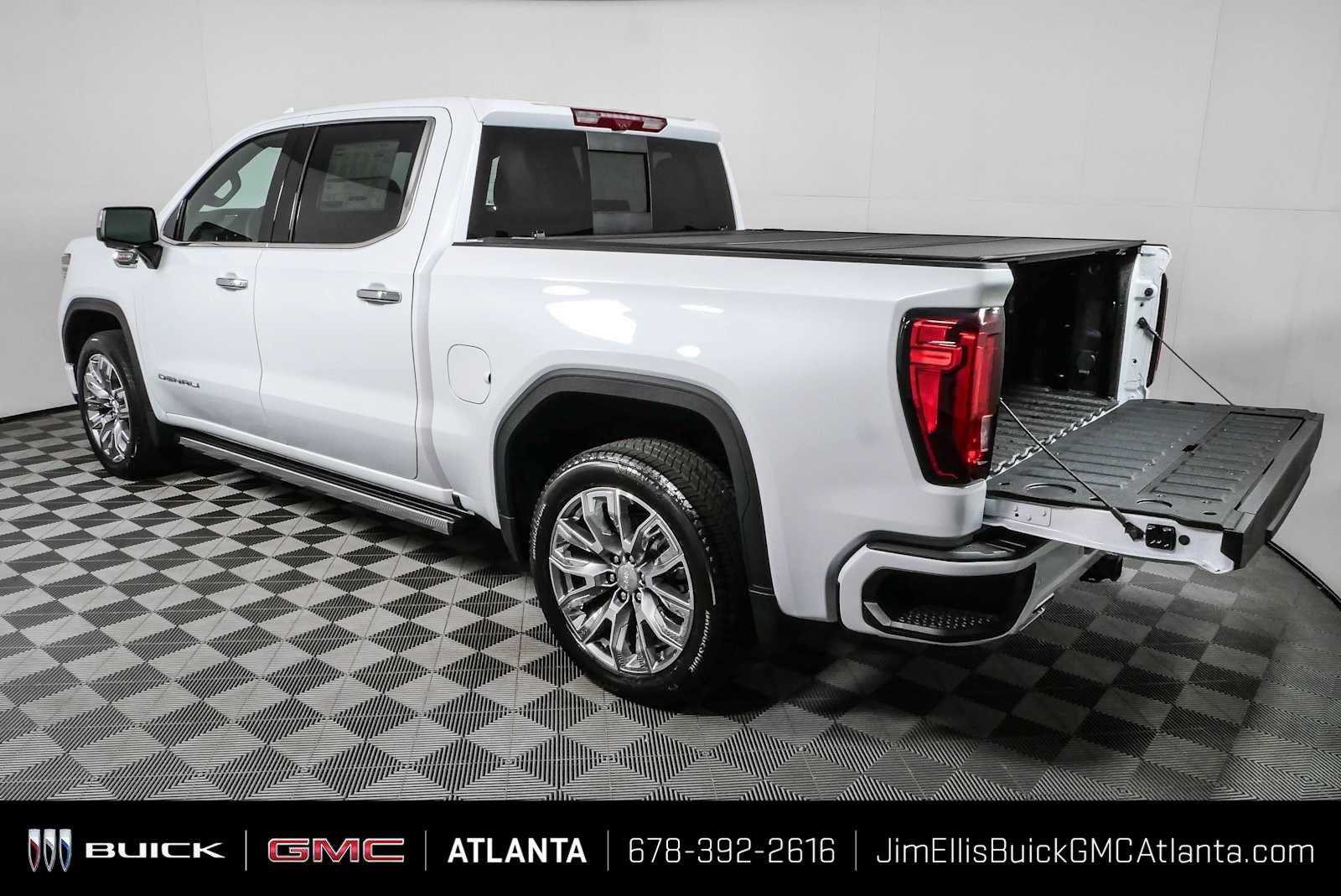 New 2026 GMC Sierra 1500 Denali w/ Denali Reserve Package AWD/4WD image 34