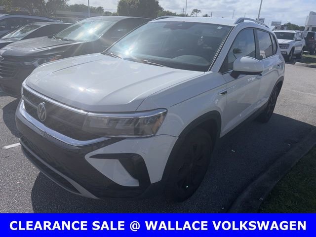 Certified 2024 Volkswagen Taos SE w/ Black Wheel Package FWD image 1