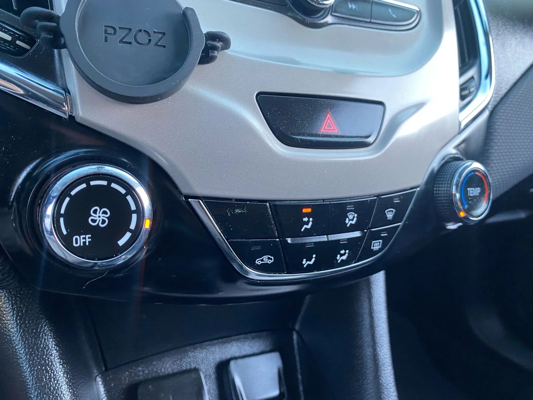 Used 2018 Chevrolet Cruze LS image 11