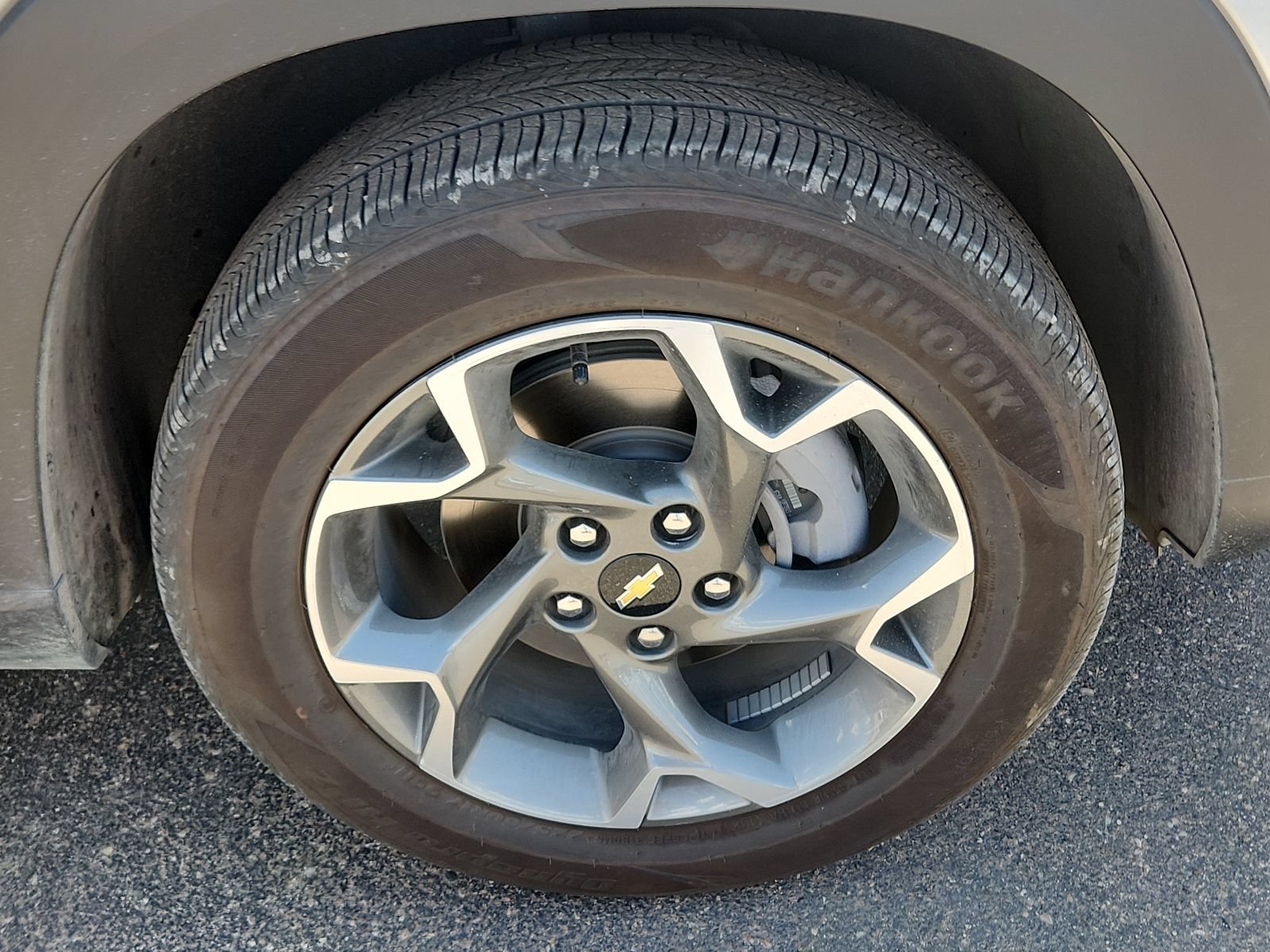 Used 2025 Chevrolet Trax LT FWD image 7