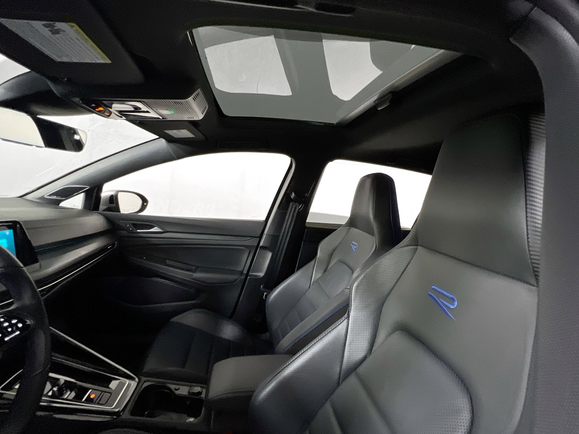 Used 2024 Volkswagen Golf R image 21