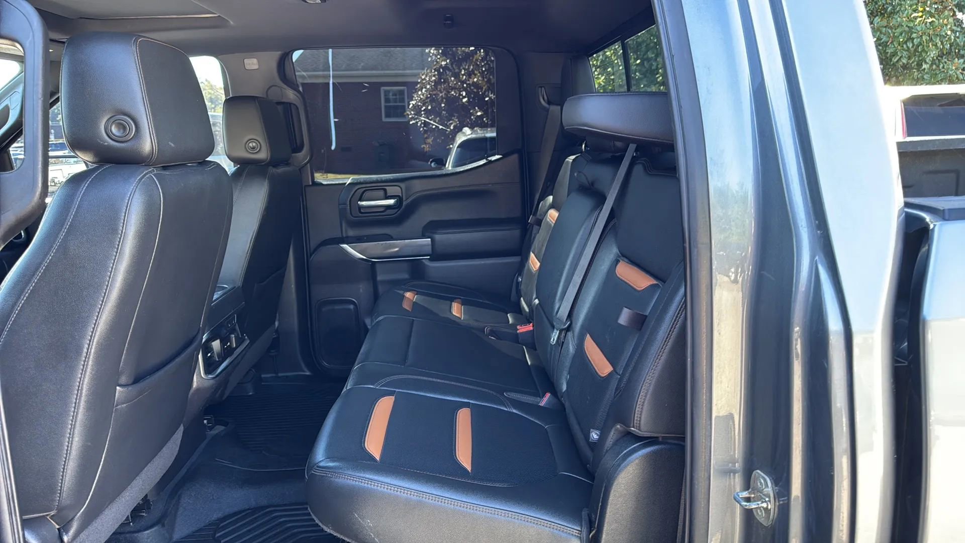 Used 2020 GMC Sierra 1500 AT4 w/ AT4 Premium Package image 11