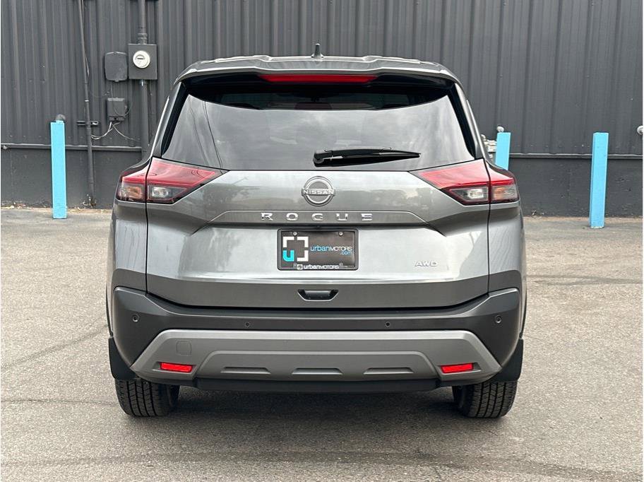 Used 2023 Nissan Rogue S image 9