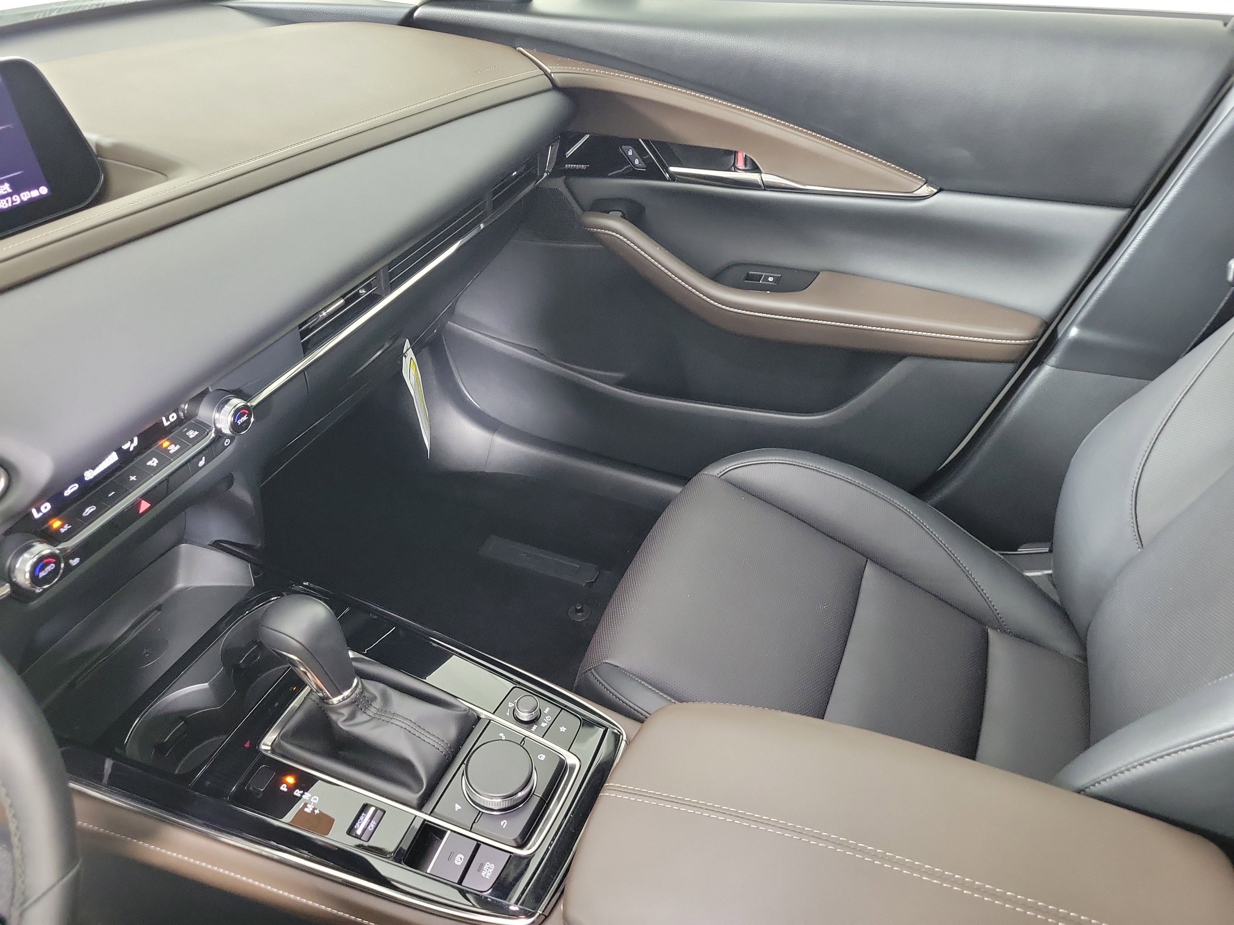 Certified 2025 MAZDA CX-30 2.5 Turbo w/ Premium Package image 25