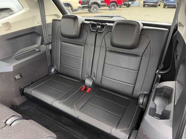 Used 2021 Volkswagen Tiguan SE R-Line image 38