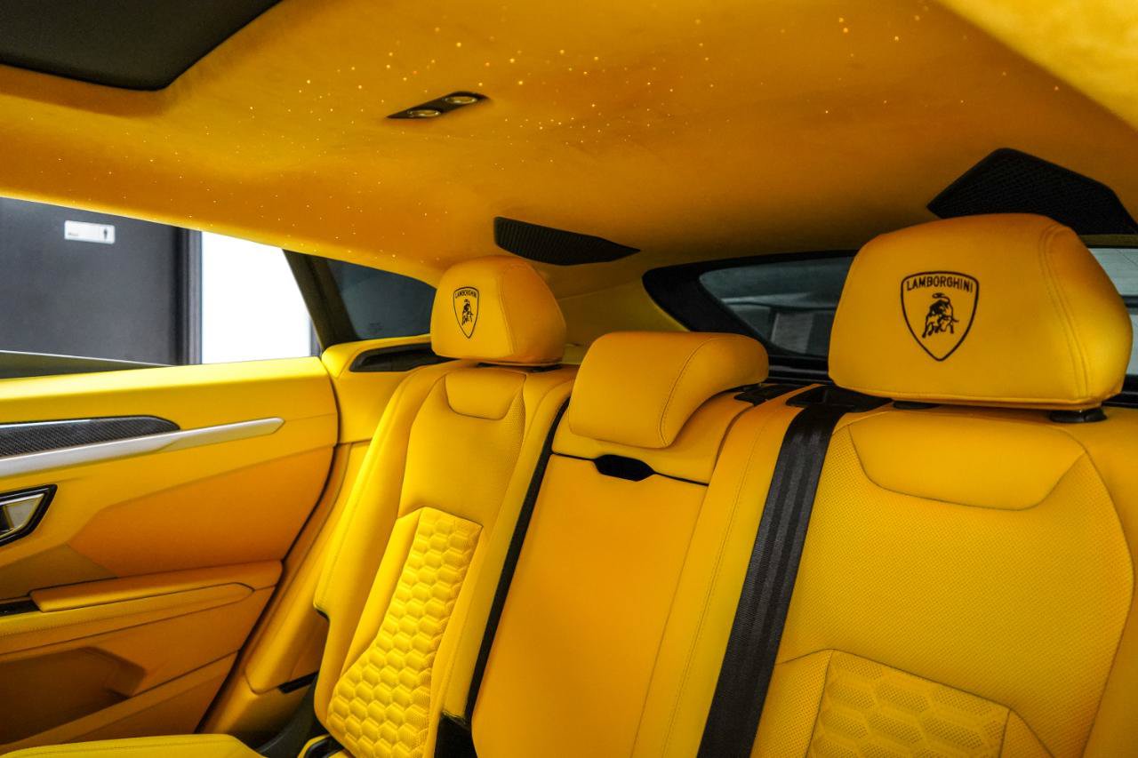 Used 2021 Lamborghini Urus AWD/4WD image 30