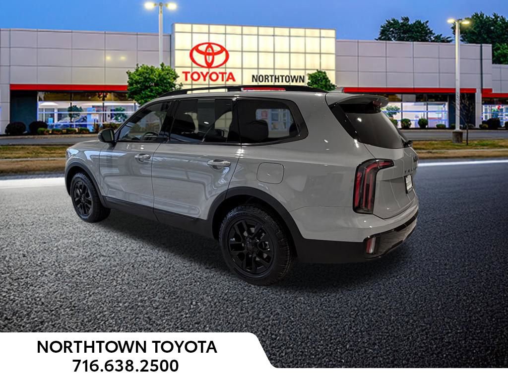 Used 2025 Kia Telluride AWD image 3