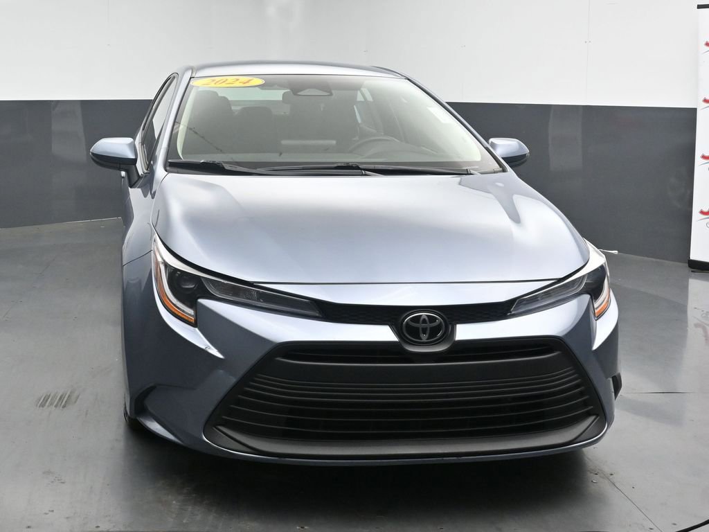 Used 2024 Toyota Corolla LE image 3