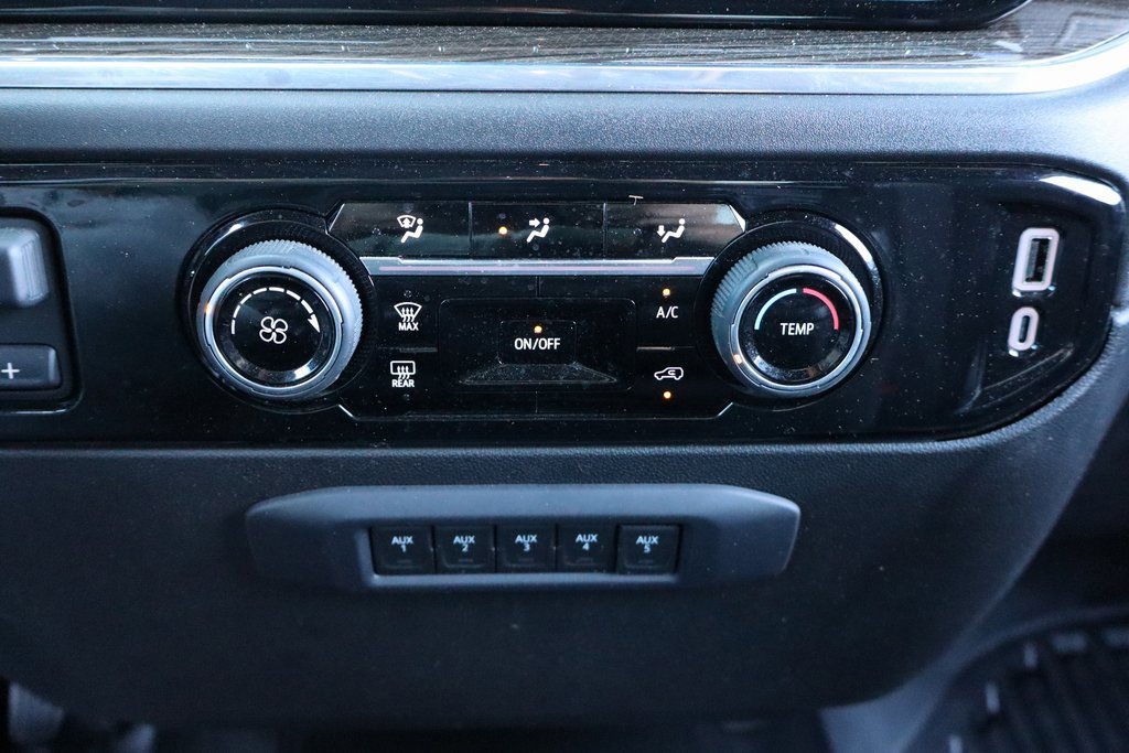 Used 2024 Chevrolet Silverado 3500 LT w/ Z71 Off-Road Package image 11