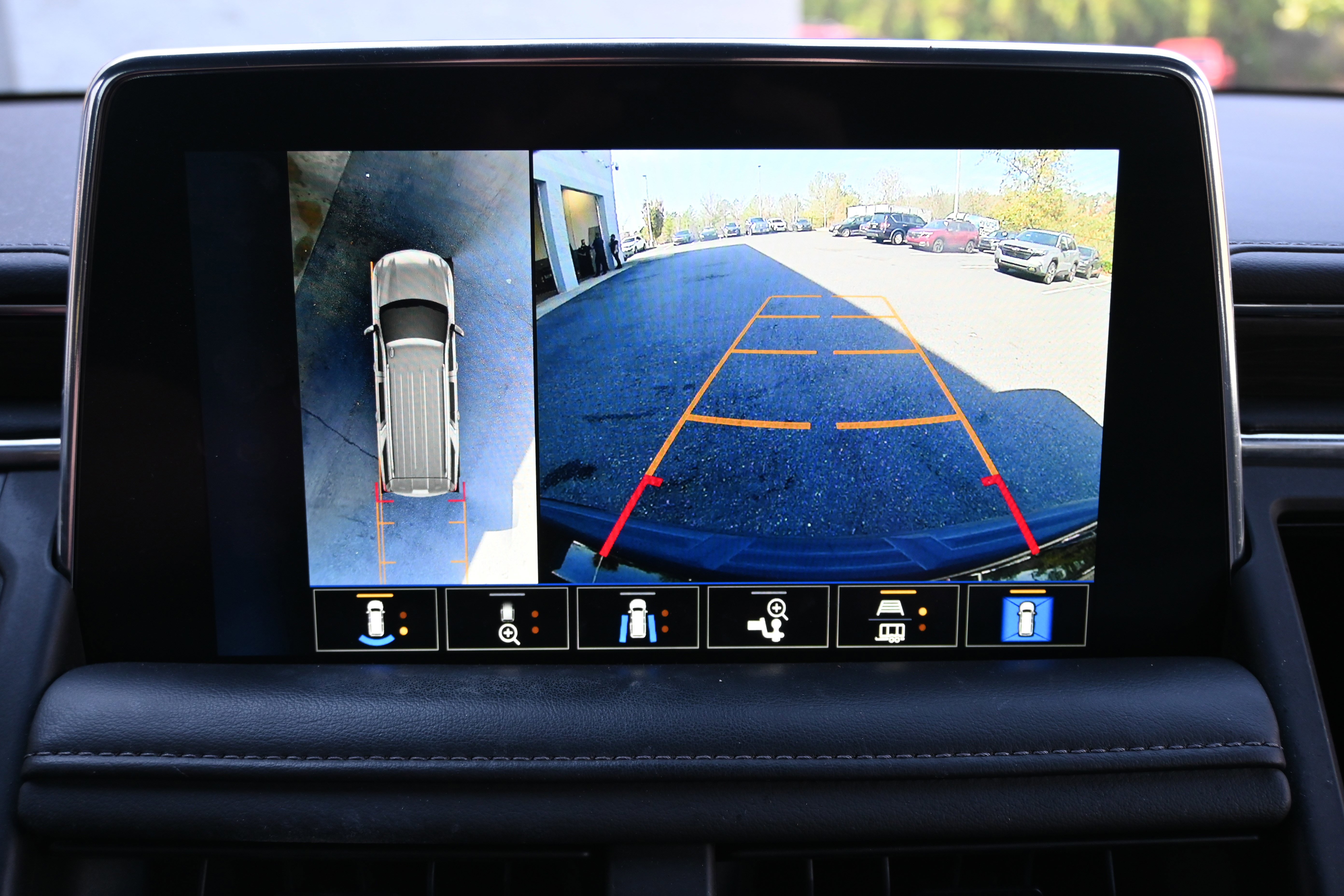 Used 2022 Chevrolet Tahoe Z71 w/ Luxury Package image 26