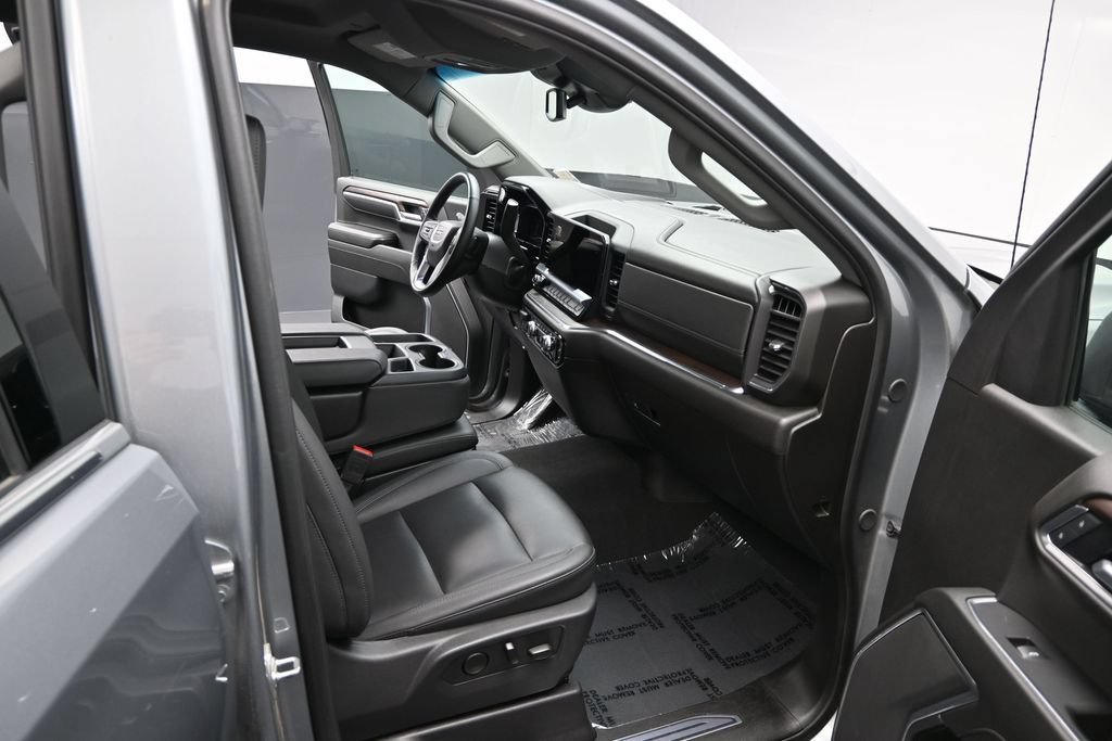 Used 2025 GMC Sierra 1500 SLT AWD/4WD image 14