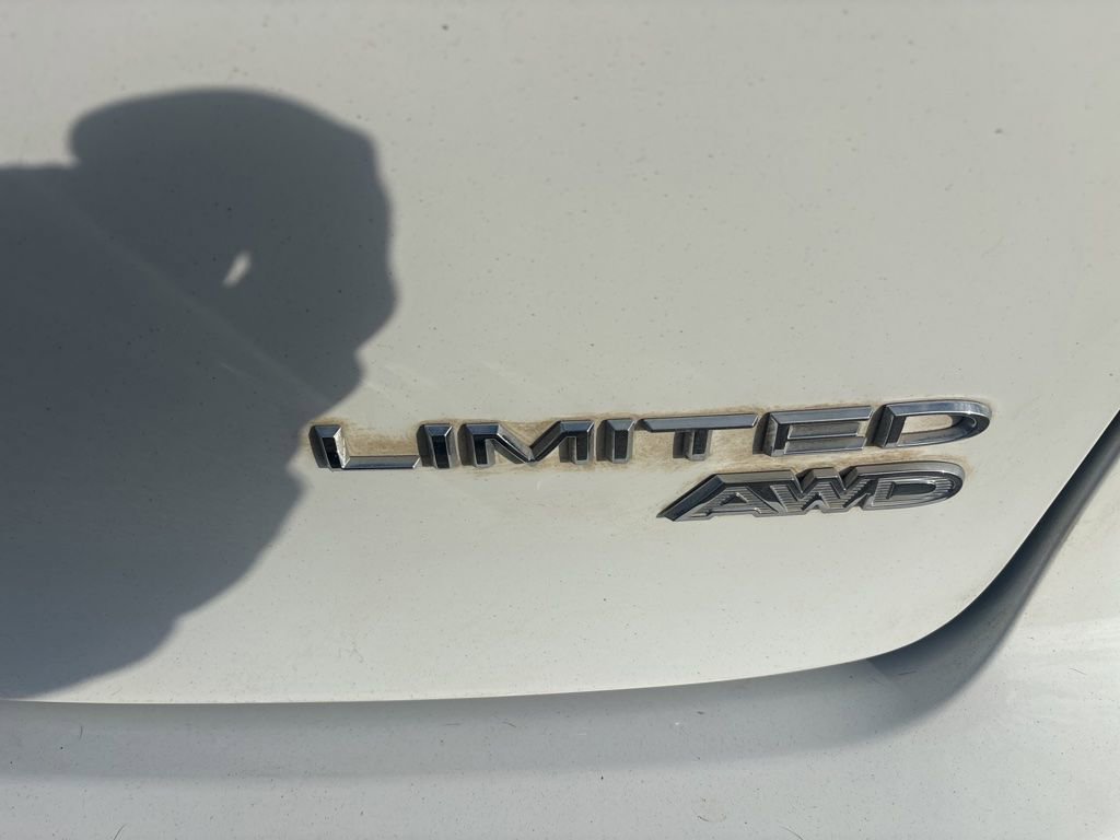 Used 2024 Chrysler Pacifica Limited image 7